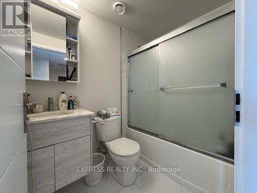 2714 - 60 Frederick Street, Kitchener, ON - Indoor Photo Showing Bathroom