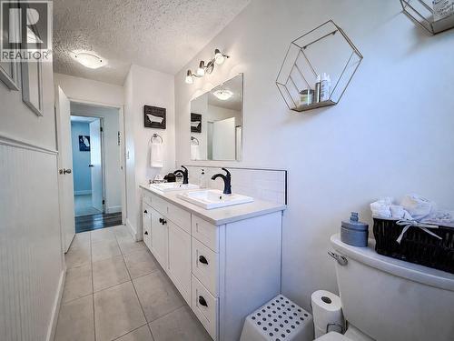 2300 Mcbride Street, Trail, BC - Indoor Photo Showing Bathroom