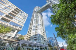 1603-21 Iceboat Terrace  Toronto, ON M5V 4A9