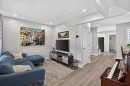 69 Robins Avenue, Hamilton, ON  - Indoor Photo Showing Living Room 