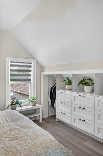 69 Robins Avenue, Hamilton, ON - Indoor Photo Showing Bedroom