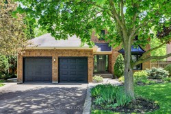 1026 Oak Meadow Road Oakville, ON L6M 1J7