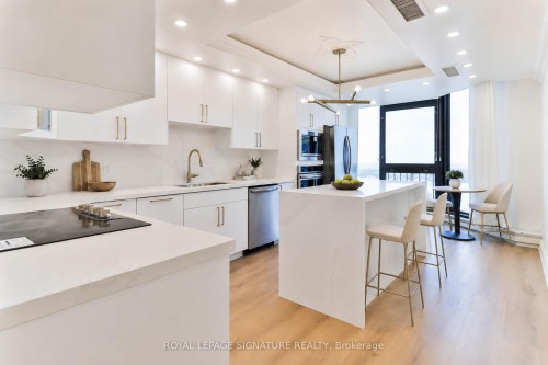 Ph10-55 Harbour Square, Toronto, ON - Indoor Photo Showing Kitchen With Upgraded Kitchen