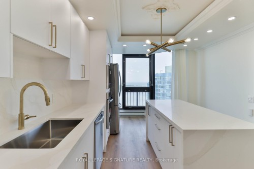 Ph10-55 Harbour Square, Toronto, ON - Indoor Photo Showing Kitchen With Upgraded Kitchen