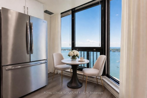 Ph10-55 Harbour Square, Toronto, ON - Indoor Photo Showing Dining Room