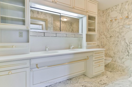 Ph10-55 Harbour Square, Toronto, ON - Indoor Photo Showing Bathroom