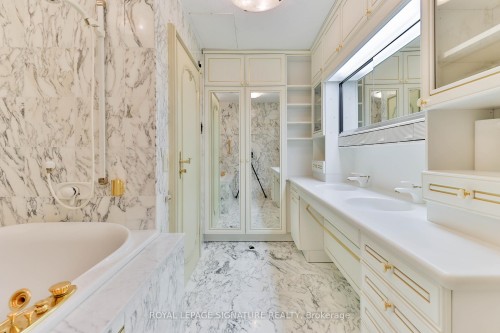 Ph10-55 Harbour Square, Toronto, ON - Indoor Photo Showing Bathroom