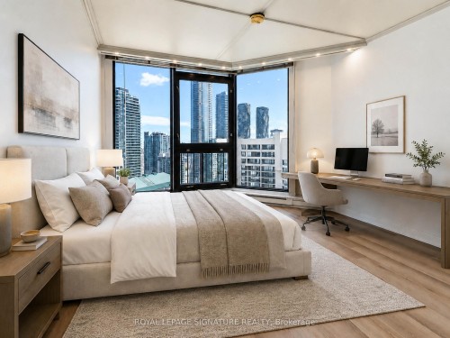 Ph10-55 Harbour Square, Toronto, ON - Indoor Photo Showing Bedroom