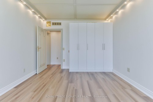 Ph10-55 Harbour Square, Toronto, ON - Indoor Photo Showing Other Room