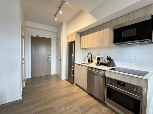 512-100 Carrick Trail, Gravenhurst, ON - Indoor Photo Showing Kitchen