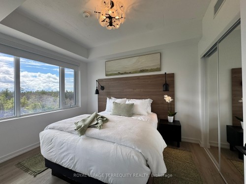 512-100 Carrick Trail, Gravenhurst, ON - Indoor Photo Showing Bedroom