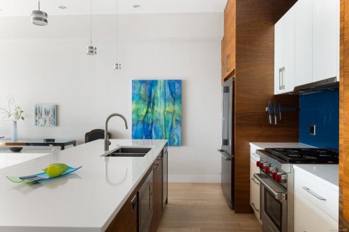 10303 Resthaven Dr, Sidney, BC - Indoor Photo Showing Kitchen With Double Sink With Upgraded Kitchen