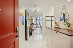 #305-648 Herald St Victoria, BC V8W 1S7