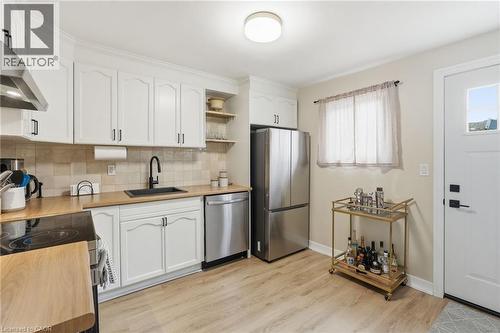34 Baillie Street, Hamilton, ON - Indoor Photo Showing Kitchen