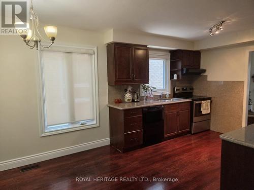 59 Hewitt Crescent, Ajax, ON - Indoor Photo Showing Kitchen