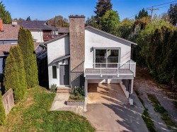 1040 Chesterfield Rd Saanich, BC V8Z 2T8