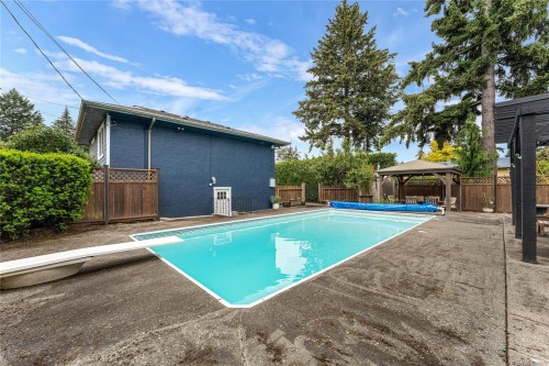 2280 Aldeane Ave, Colwood, BC 