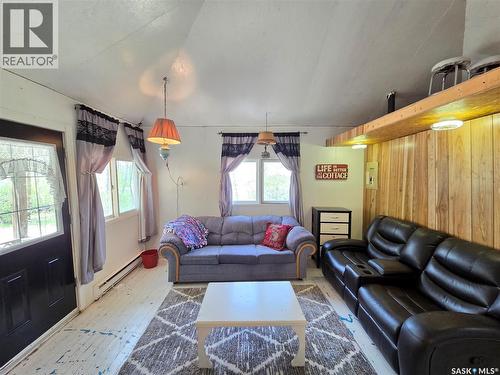 553 1St Street, White Bear Ir 70, SK - Indoor Photo Showing Living Room