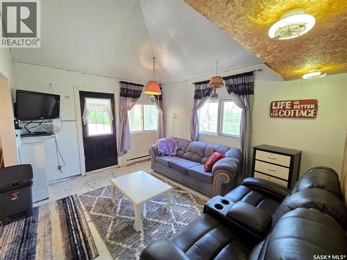 553 1St Street, White Bear Ir 70, SK - Indoor Photo Showing Living Room