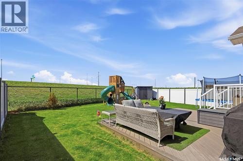 335 Hassard Close, Saskatoon, SK - Outdoor
