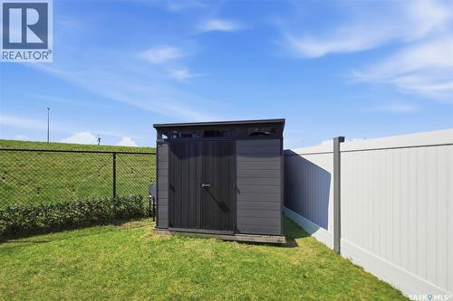 335 Hassard Close, Saskatoon, SK - Outdoor