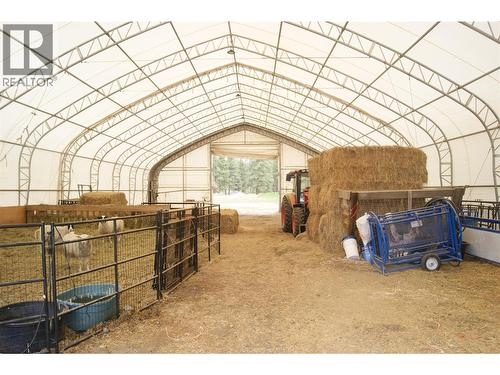 5553 93/95 Highway, Ta Ta Creek, BC - Indoor Photo Showing Other Room