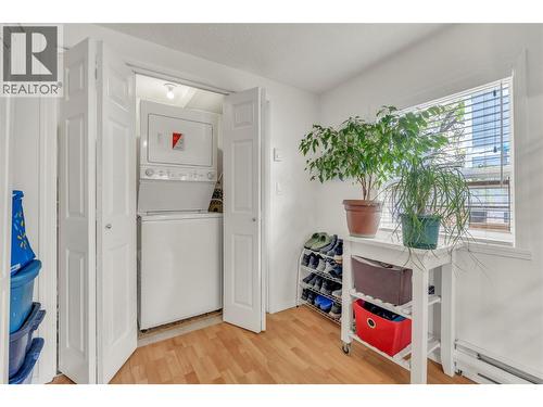 264 Douglas Avenue, Penticton, BC - Indoor Photo Showing Laundry Room