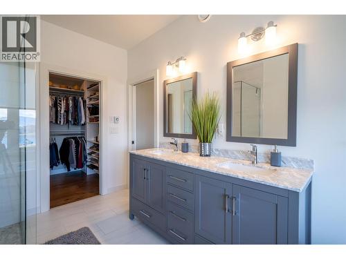Primary bedroom ensuite - 132 Crown Crescent, Vernon, BC - Indoor Photo Showing Bathroom