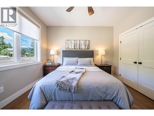 132 Crown Crescent, Vernon, BC - Indoor Photo Showing Bedroom
