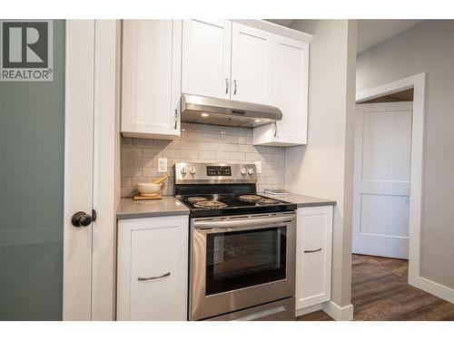 Basement suite kitchen - 132 Crown Crescent, Vernon, BC - Indoor Photo Showing Kitchen