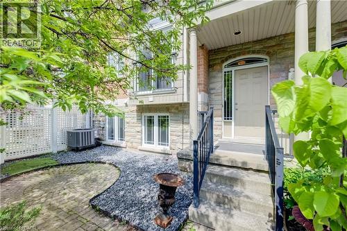 35 Grosvenor Lane, Cambridge, ON - Outdoor