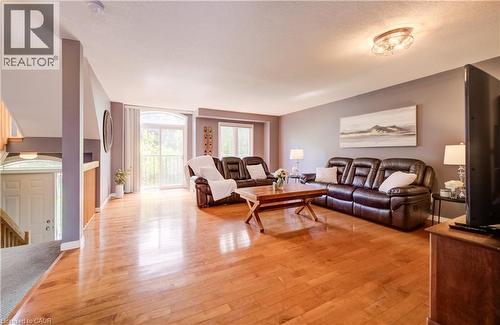 35 Grosvenor Lane, Cambridge, ON - Indoor Photo Showing Living Room