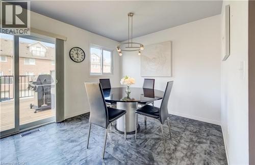 35 Grosvenor Lane, Cambridge, ON - Indoor Photo Showing Dining Room