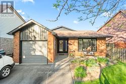 33 RENFIELD CRESCENT Whitby (Lynde Creek), ON L1P 1B2