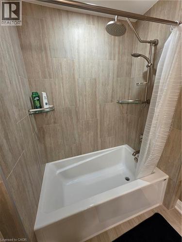 10 Archdeacon Clark Trail, Hamilton, ON - Indoor Photo Showing Bathroom