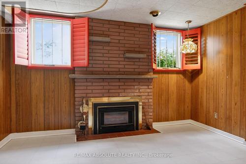 2799 Dumaurier Avenue, Ottawa, ON - Indoor Photo Showing Living Room With Fireplace