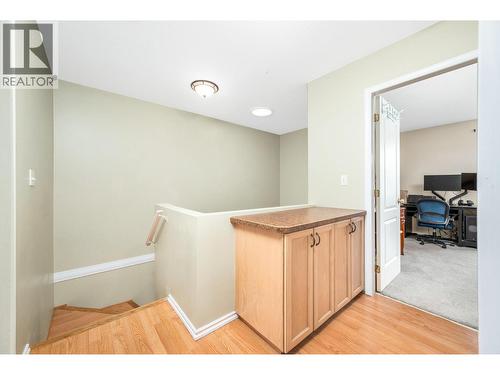 2395 Pleasant Valley Road Unit# 5, Armstrong, BC - Indoor Photo Showing Other Room