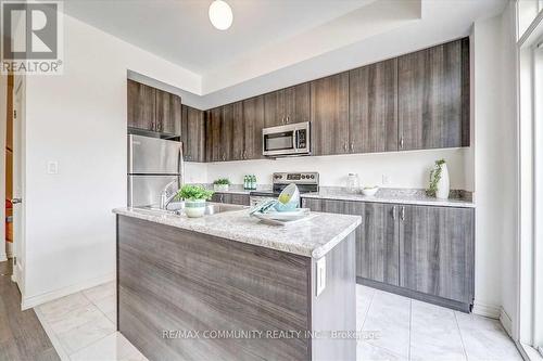 2718 William Jackson Drive, Pickering, ON - Indoor Photo Showing Kitchen