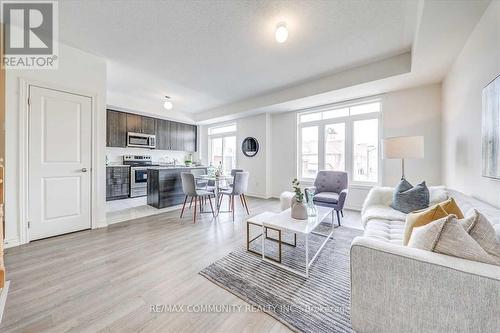 2718 William Jackson Drive, Pickering, ON - Indoor Photo Showing Living Room