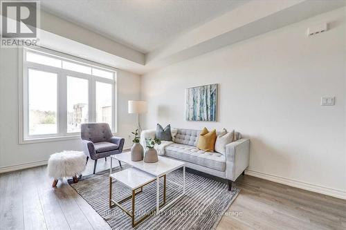 2718 William Jackson Drive, Pickering, ON - Indoor Photo Showing Living Room