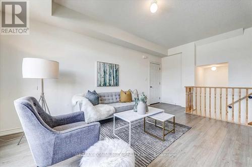 2718 William Jackson Drive, Pickering, ON - Indoor Photo Showing Living Room