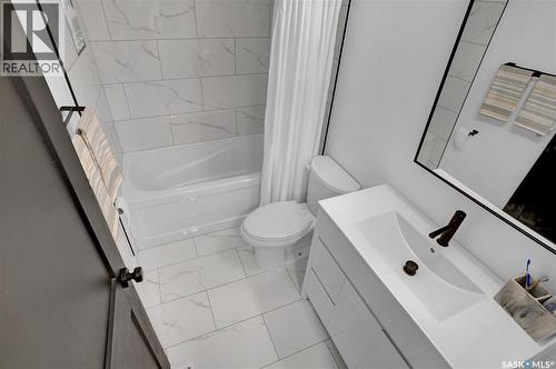 1114 Bayda Crescent, Regina, SK - Indoor Photo Showing Bathroom
