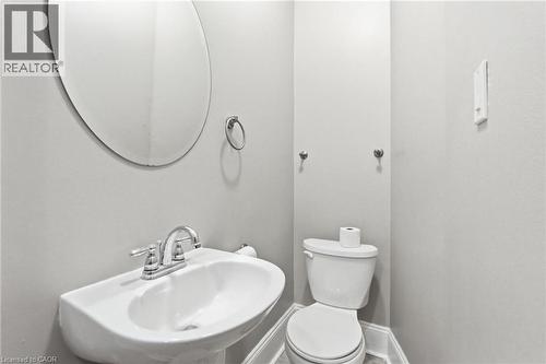 643 Wilson Street, Hamilton, ON - Indoor Photo Showing Bathroom