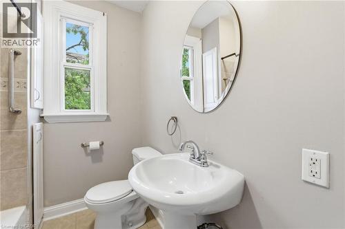 643 Wilson Street, Hamilton, ON - Indoor Photo Showing Bathroom