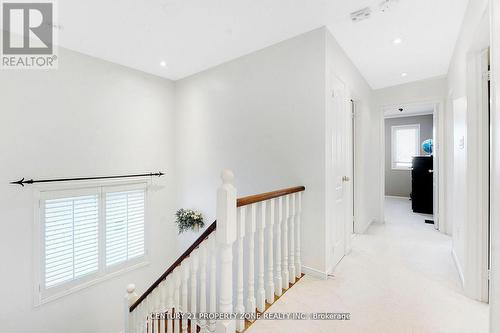 582 Plantation Gate, Newmarket, ON - Indoor Photo Showing Other Room