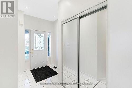 582 Plantation Gate, Newmarket, ON - Indoor Photo Showing Other Room
