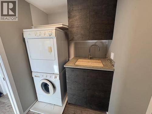 20154 Beattie Drive, Hudsons Hope, BC - Indoor Photo Showing Laundry Room