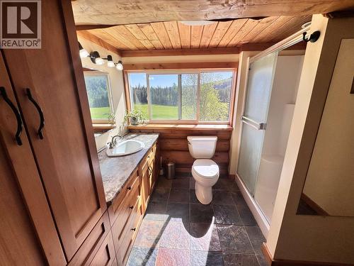 4485 Trip Road, 100 Mile House, BC - Indoor Photo Showing Bathroom