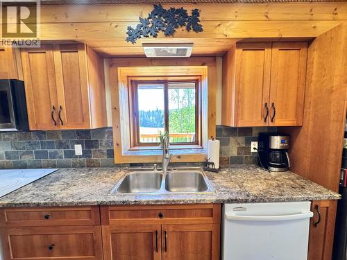 4485 Trip Road, 100 Mile House, BC - Indoor Photo Showing Kitchen With Double Sink