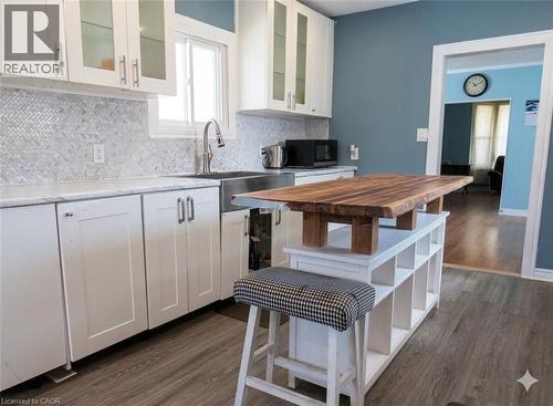 54 Edinburgh Avenue, Hamilton, ON - Indoor Photo Showing Kitchen With Upgraded Kitchen